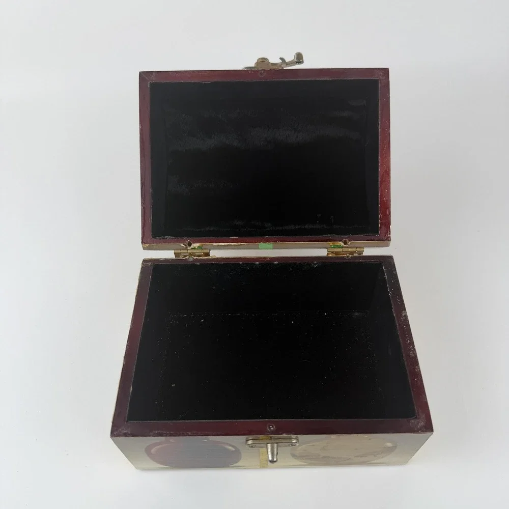 Beaded Handle Wooden Jewelry Trinket Box Asian Snuff‎ Bottle Print Hinged Latch